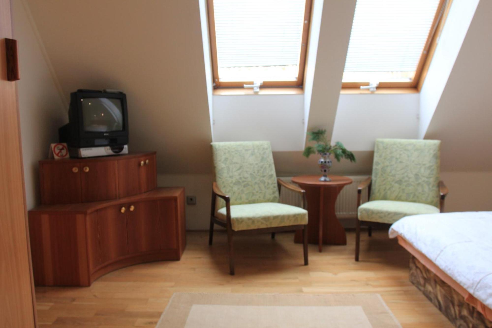 A.Dalia Hotel Karlovy Vary Luaran gambar